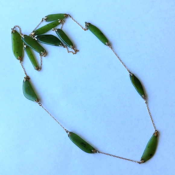 Jewelry - Vintage long necklace with natural green jade stones